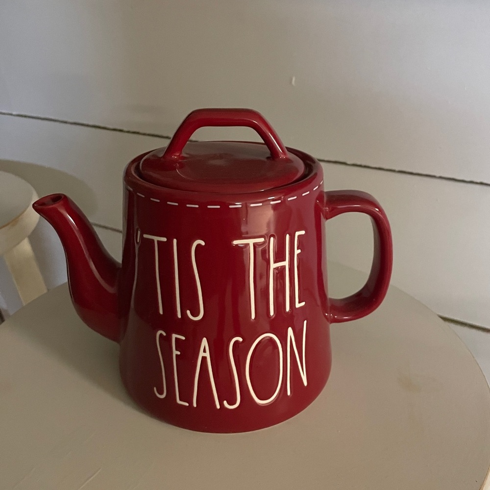 Rae Dunn tea pot